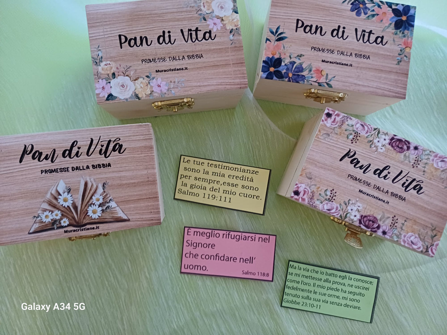 PANE DI VITA scatola legno con chiusura 160 cartoncini colorati con preziose promesse tratte dalla Parola di Dio.